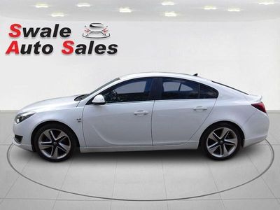 Używany Vauxhall Insignia SRi 140 KM (102 kW) 2014 Biały Hatchback