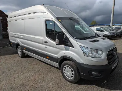 Second-hand Ford Transit Trend 130 CP (95 kW) 2022 Argintiu Van