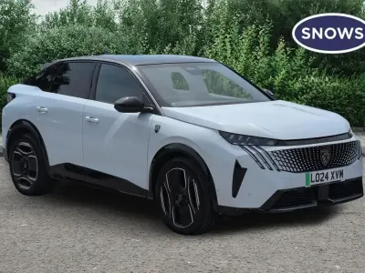 Usado Peugeot e-3008 GT 156 kW (213 CV) 2024 Blanco SUV