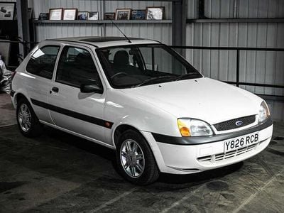 Used Ford Fiesta 2001 White Hatchback
