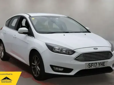 Used Ford Focus Zetec 100 HP (73 kW) 2017 White Hatchback