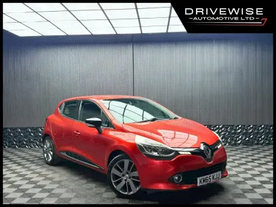 Used Renault Clio Dynamique 90 HP (66 kW) 2015 Red Hatchback