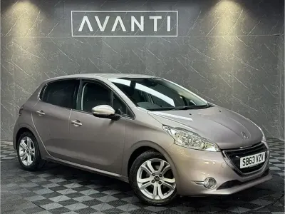 Used Peugeot 208 Allure 120 HP (88 kW) 2013 Pink Hatchback