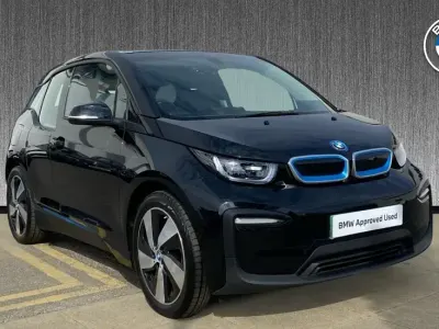 Usado BMW i3 Comfort Edition 123 kW (168 CV) 2022 Negro Utilitario