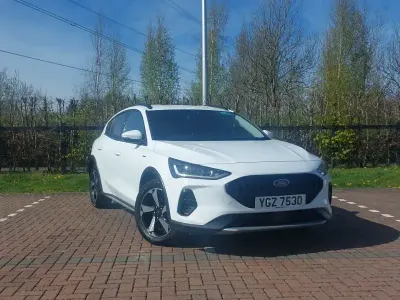 Gebraucht Ford Focus Active 155 PS (114 kW) 2023 Weiß Kleinwagen