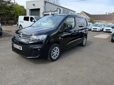 Used Citroën Berlingo 100 HP (73 kW) 2022 Black MPV