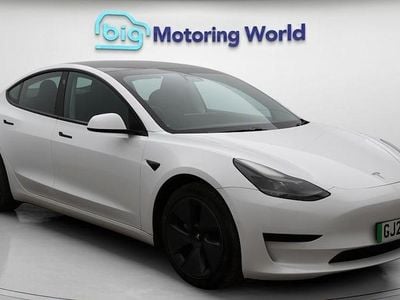 Used Tesla Model 3 Standard Range Plus 222 kW (302 HP) 2021 White Sedan
