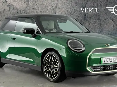 New Mini Cooper Exclusive 135 kW (184 HP) 2026 British racing green iv Hatchback