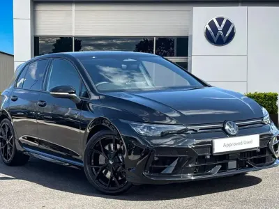 Usado VW Golf VIII R 333 HP (244 kW) 2025 Preto Citadino