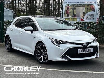 Used Toyota Corolla 122 HP (89 kW) 2019 White Hatchback