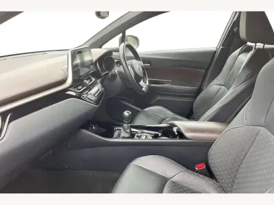 Begagnad Toyota C-HR 116 HK (85 kW) 2019 Vit SUV