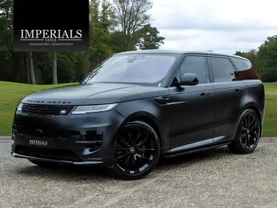 Begagnad Land Rover Range Rover Sport First Edition 530 HK (389 kW) 2023 Svart SUV