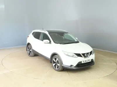 Used Nissan Qashqai N-Connecta 2016 White SUV