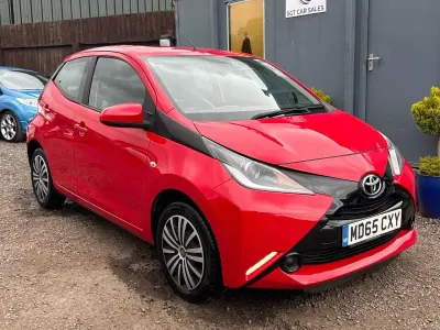 Used Toyota Aygo X-play 69 HP (50 kW) 2015 Red Hatchback