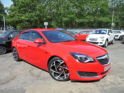 Used Vauxhall Insignia SRi 170 HP (125 kW) 2016 Red Hatchback