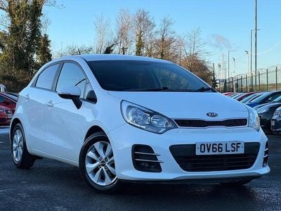 Used Kia Rio 74 HP (54 kW) 2016 White Hatchback