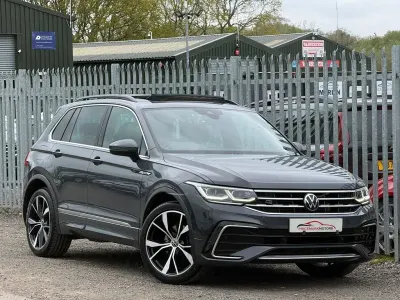 Begagnad VW Tiguan R-line 2022 Grå SUV
