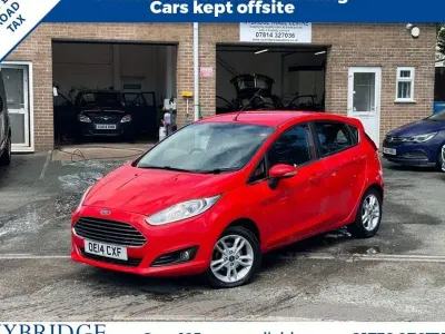 Used Ford Fiesta Zetec 82 HP (60 kW) 2014 Red Hatchback
