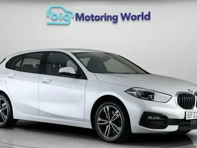 Begagnad BMW 116 Sport Line 116 HK (85 kW) 2023 Vit Halvkombi