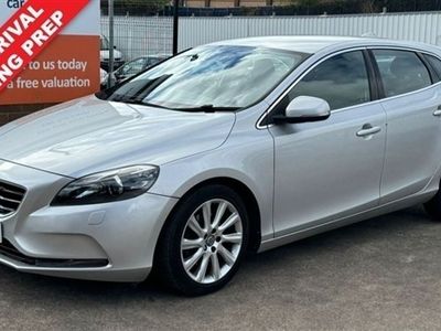 used Volvo V40 2.0 D2 SE LUX 5 DOOR DIESEL SILVER 0 TAX FULL HEATED LEATHER