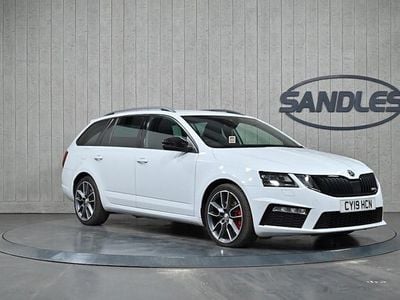 Used Skoda Octavia vRS 245 HP (180 kW) 2019 White Estate
