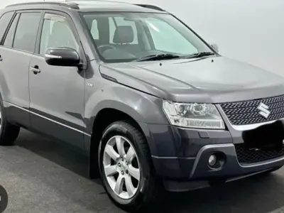 Usado Suzuki Grand Vitara SZ5 129 HP (94 kW) 2011 Cinzento SUV