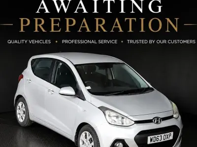 Gebraucht Hyundai i10 SE 87 PS (63 kW) 2014 Silber Kleinwagen