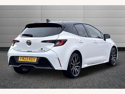Used Toyota Corolla Sport 140 HP (102 kW) 2023 Pure white with black roof Hatchback
