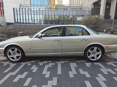 Used Jaguar XJ Executive 204 HP (150 kW) 2007 Gold Sedan