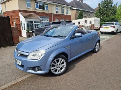 Używany Vauxhall Tigra Sport 90 KM (66 kW) 2006 Niebieski Kabriolet