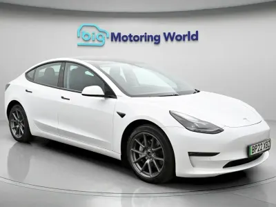 Używany Tesla Model 3 Long Range AWD 366 kW (498 KM) 2022 Biały Sedan/Limuzyna