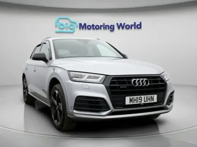 Used Audi Q5 Black Edition 190 HP (139 kW) 2019 Silver SUV