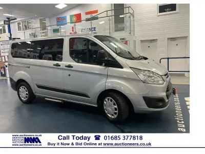 Used Ford Tourneo Custom Zetec 105 HP (77 kW) 2017 Silver Van