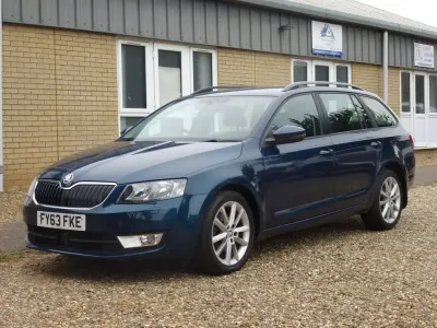 Used Skoda Octavia Elegance 105 HP (77 kW) 2013 Blue Estate