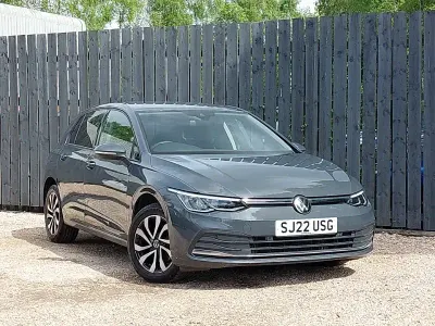 Usado VW Golf VIII Active 150 CV (110 kW) 2022 Gris Utilitario