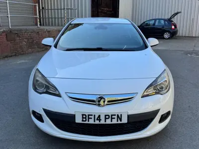 Używany Vauxhall Astra GTC SRi 200 KM (147 kW) 2014 Coupe