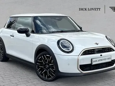 Used Mini Cooper Hatch 113 kW (154 HP) 2025 White Hatchback