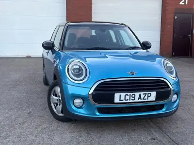 Begagnad Mini Cooper Classic 2019 Blå Halvkombi