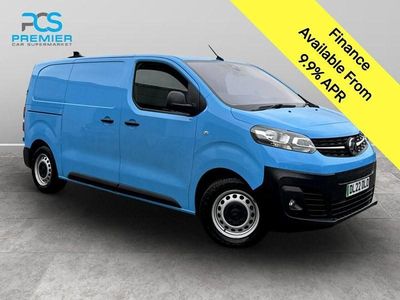 Used Vauxhall Vivaro 100 kW (136 HP) 2022 Mauve/pink MPV