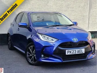 Used Toyota Yaris Design 2023 Galactic blue Hatchback