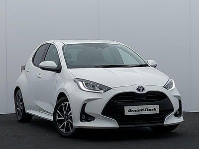 Used Toyota Yaris Hybrid Design 116 HP (85 kW) 2023 White Hatchback