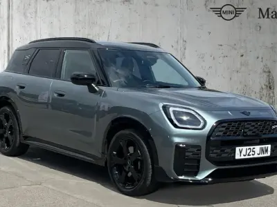 Usado Mini Countryman Sport 218 CV (160 kW) 2025 Verde SUV