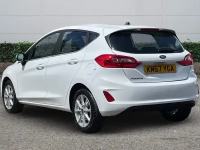 Używany Ford Fiesta Zetec 2018 Biały Hatchback
