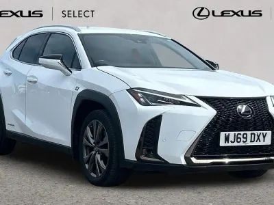 Used Lexus UX Sport Line 184 HP (135 kW) 2019 F sport white SUV