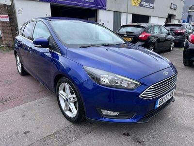Used Ford Focus Zetec 125 HP (91 kW) 2017 Blue Hatchback