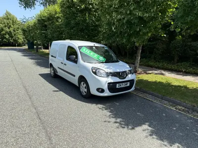 Used Nissan NV250 Tekna 95 HP (69 kW) 2021 White Van