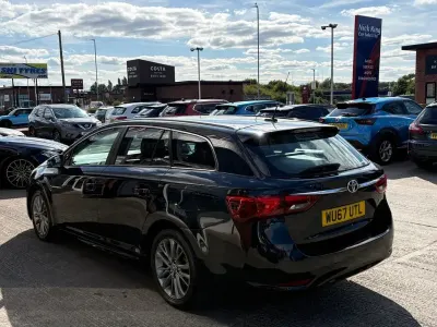 Used Toyota Avensis Business Edition 147 HP (108 kW) 2017 Grey Estate