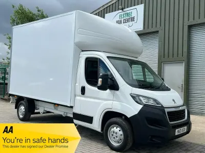 Used Peugeot Boxer Business-Line 140 HP (102 kW) 2021 White Van
