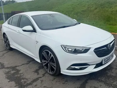 Second-hand Vauxhall Insignia SRi 170 CP (125 kW) 2018 Alb Hatchback
