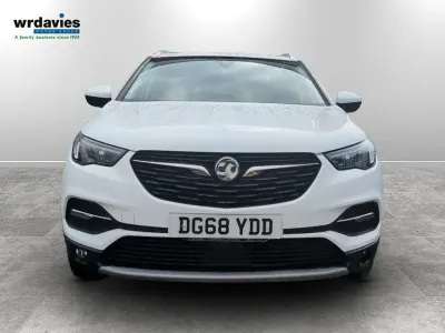 Used Vauxhall Grandland X Sport 130 HP (95 kW) 2018 White SUV